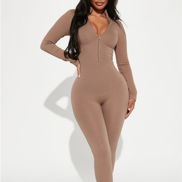 Nude jumpsuit - Picture 1 of 3